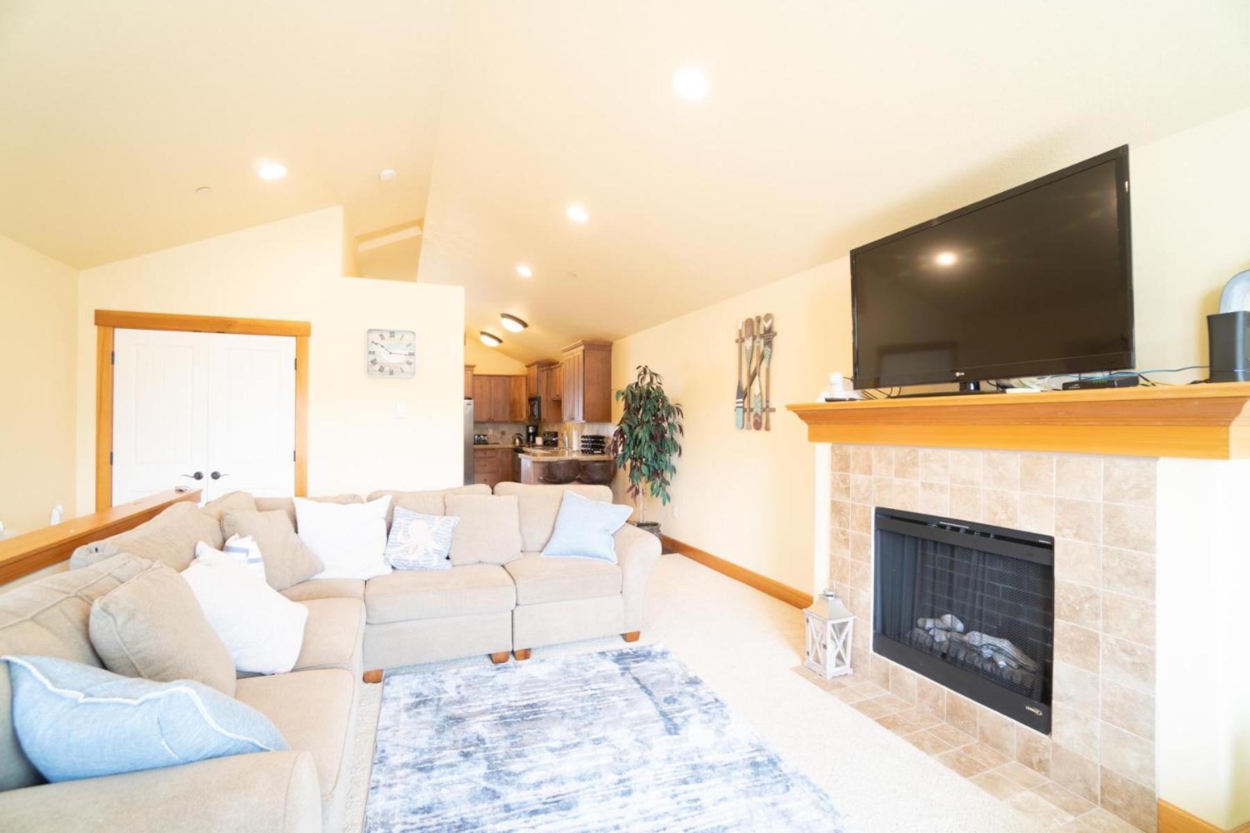 The White Turtle Villa Lincoln City Exterior foto